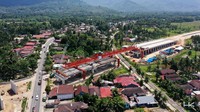 Hingga kini sejumlah alat berat terus bekerja untuk menyelesaikan proyek Tol Trans Sumatera.  