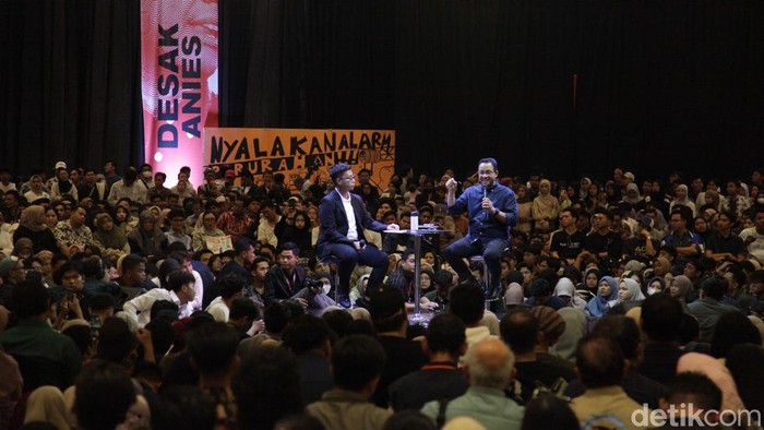 Anies Baswedan menghadiri Desak Anies di MAC Ballroom, Jl Majapahit, Semarang, Jawa Tengah, Senin (5/2/2024).