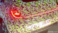 Wuling Cloud EV telah terdaftar di Berita Resmi Desain Industri No. 54/DI/2023 yang dirilis Direktorat Hak Cipta dan Design Industri Direktorat Jenderal Kekayaan Intelektual Kementerian Hukum dan Hak Asasi Manusia. Desain itu terdaftar dengan nomor permohonan A00202304080. Foto: Septian Farhan Nurhuda / detik.com
