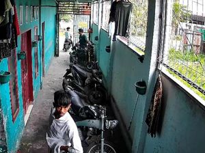 3 Maling Motor Terekam CCTV Beraksi di Rumah Kos di Medan