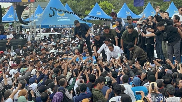 Capres nomor urut 1 Anies Rasyid Baswedan saat kampanye di Kota Parepare, Sulawesi Selatan (Sulsel).