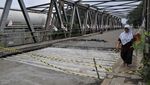 Bahaya! Jembatan di Bekasi Ini Amblas Gara-gara Bautnya Dicuri