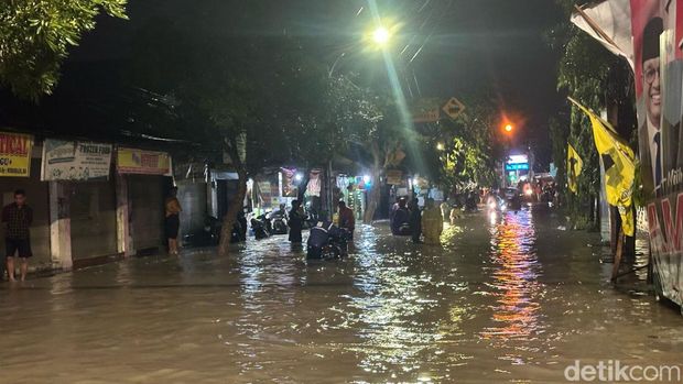 Banjir di Surabaya Barat