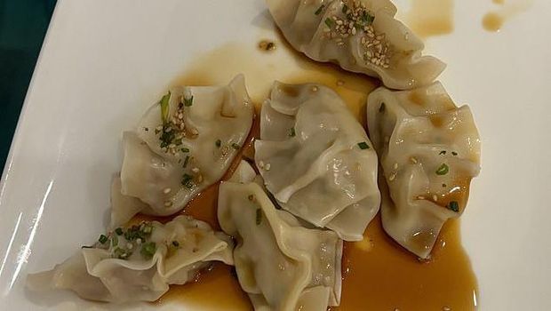 Brooklyn Beckham Buka Gerai Pop-up di London, Jual Bolognese hingga Dumpling