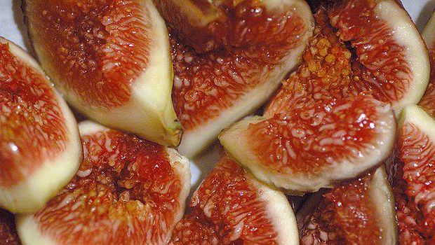 Buah tin.