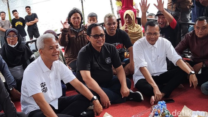 Capres Ganjar Pranowo di Embung Kaliaji, Turi, Sleman, Selasa (6/2/2024).