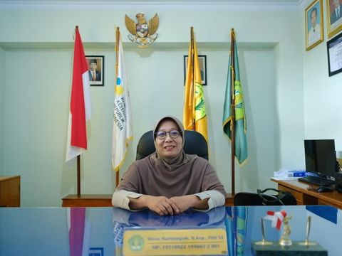 Civitas Akademika Politeknik Kesehatan Kemenkes Malang Kampus 3 di Blitar turut menyampaikan pernyataan sikap menjelang Pemilu 2024. Mereka bersama 102 mahasiswa juga menyuarakan Pemilu damai tanpa golput.