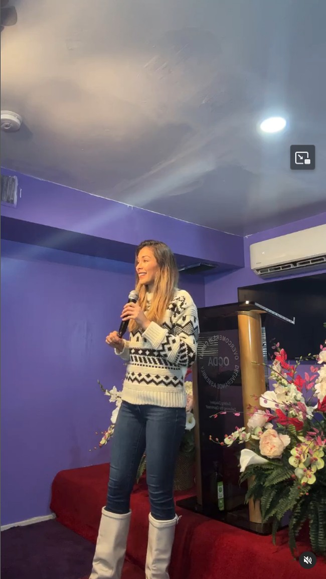 Beberapa memuji dan memberi dukungan tapi tak sedikit yang menyebutnya terlalu ekstrem. Untungnya, hal itu tidak menyusutkan semangatnya. Dayana sendiri sering ceramah di geraja Amerika Serikat dengan bahasa Spanyol. Foto: Instagram @dayanamendoza