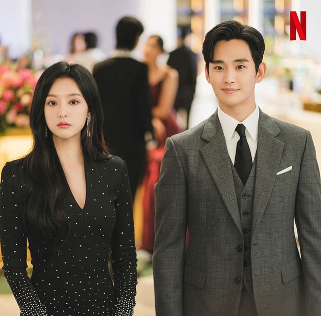 Penayangan drama Korea Queen of Tears telah dinantikan banyak penggemar. Kim Soo Hyun dan Kim Ji Won menampilkan chemistry sebagai pasangan suami istri. Foto: dok. tvN