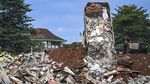 Duh, Lahan Kosong di Kemang Jadi Tempat Sampah Puing