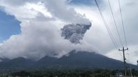 Lagi, Marapi Erupsi Lontarkan Kolom Abu 1 Kilometer