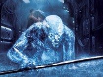 Sinopsis Film Hollow Man: Ilmuwan Jenius Menyulap Dirinya Jadi Tak Kasat Mata
