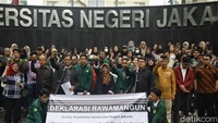 Netralitas itu juga diminta kepada aparat TNI/Polri hingga ASN.