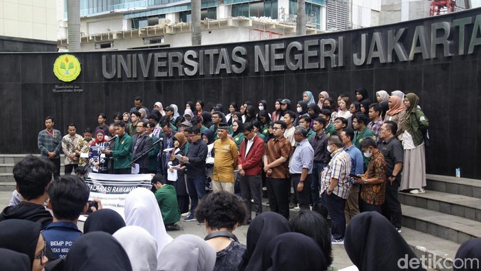 Guru Besar dan Mahasiswa UNJ Serukan Pemilu Bersih-Damai Guru Besar dan Mahasiswa UNJ Serukan Pemilu Bersih-Damai