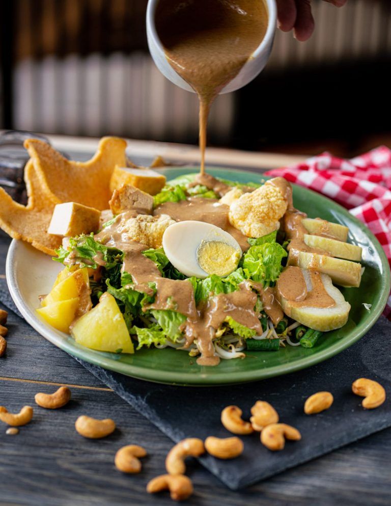 Ini 5 Gado-gado Legendaris Langganan Pejabat Buat Makan Siang