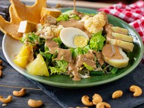 Gurih Mlekoh! Racikan Gado-gado dengan Isian Komplet di 5 Tempat Ini
