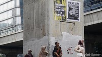 Publik berharap calon presiden pada Pemilu 2024 berkomitmen menuntaskan kasus pelanggaran HAM berat masa lalu.