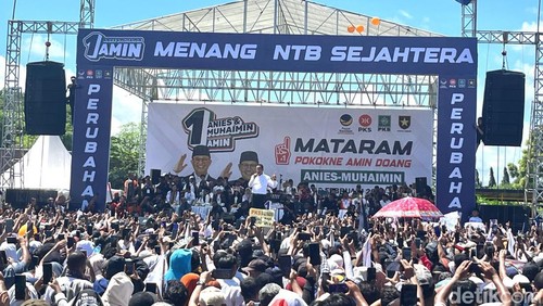 Capres nomor urut 1 Anies Baswedan saat kampanye akbar di Lapangan Karang Pule Sekarbela, Kota Mataram, Selasa (6/2/2024).
Foto: Helmy Akbar / detikBali