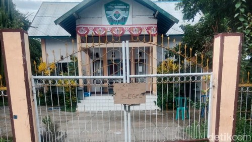 Kantor Desa Tumpu di Bima, NTB, disegel warga.