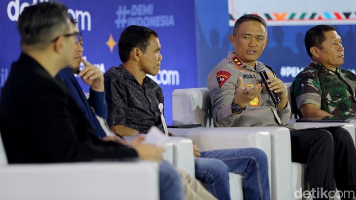 Kapolda Jatim Imam Sugianto di acara Demi Indonesia Cerdas Memilih di Surabaya Jatim