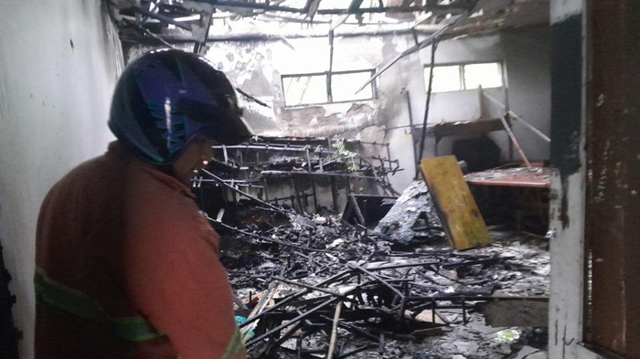 Kebakaran hanguskan gudang logistik Ponpes Darul Ulum, Subang