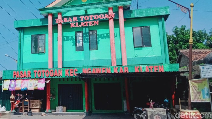 Kondisi Pasar Totogan, jalan Klaten-Boyolali, Kecamatan Ngawen, Klaten, Selasa (6/2/2024).