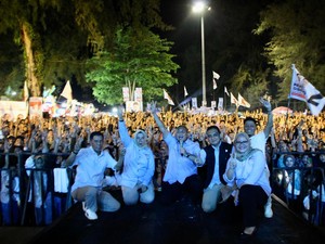 Andre Rosiade: Lautan Massa Padati Kampanye Akbar Prabowo-Gibran di Pariaman