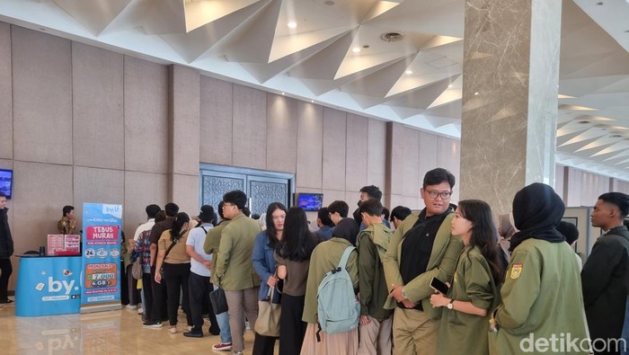 Mahasiswa Surabaya antusias hadir di #DemiIndonesia