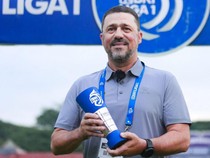 Selamat! Marcelo Rospide Jadi Pelatih Terbaik Liga 1 Edisi Desember 2023