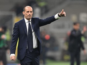 Allegri Ditantang Melatih di Luar Italia