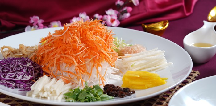 Imlek Meriah dengan Yu Sheng hingga Sup Abalon di Resto Berbintang di Semarang