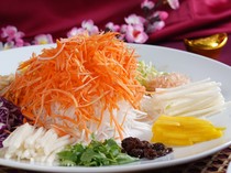 Imlek Meriah dengan Yu Sheng hingga Sup Abalon di Resto Berbintang di Semarang