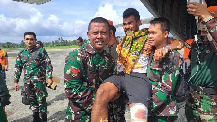 Pesawat milik maskapai Smart Air ditembak orang tidak dikenal (OTK) saat mendarat di Lapangan Terbang Bayar Biru, Kabupaten Paniai, Papua Tengah.