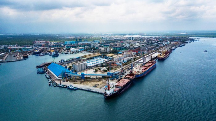 Pelabuhan Belawan, Sumatera Utara yang dioperasikan Pelindo Multi Terminal Pelabuhan Belawan, Sumatera Utara yang dioperasikan Pelindo Multi Terminal