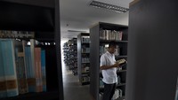 Total pengunjung perpustakaan sebanyak 2.368.192 orang yang terdiri dari 530.015 pengunjung langsung dan 1.838.177 pengunjung daring.