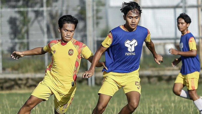 Persiba Bantul Latihan perdana Persiba Bantul jelang Liga 3 Nasional di Lapangan Sumberagung, Bantul, Senin (5/2/2024).