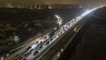 Potret Ribuan Kendaraan Terjebak Macet saat Mudik Imlek di China
