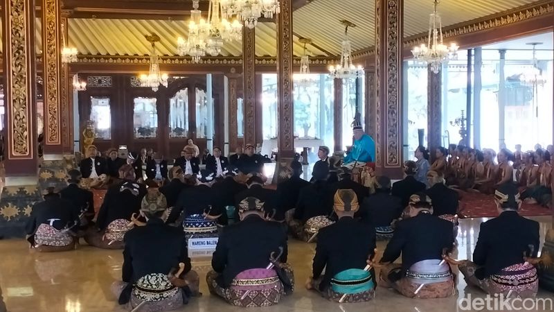 Prosesi Jumenengan SISKS ke-20 di Keraton Kasunanan Surakarta, Selasa (6/2/2024).