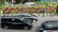 Dekorasi khas Imlek mulai menghiasi beberapa pusat perbelanjaan di Jakarta, salah satunya di PIM.   