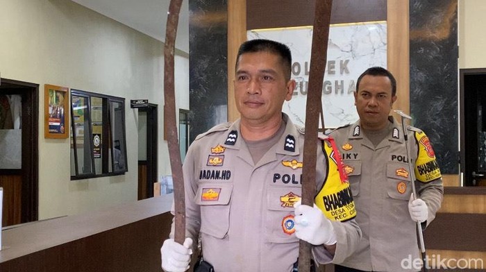 Senjata yang digunakan pelajar saat tawuran di Sukabumi