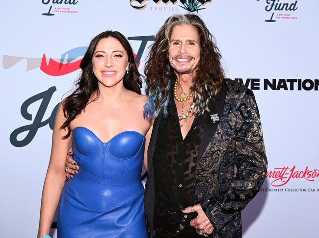 Berusia 36 tahun, Aimee 10 tahun lebih muda dari putri Steven Tyler, Liv Tyler, yang kini menginjak usia 46 tahun. Foto: Getty Images/Elyse Jankowski
