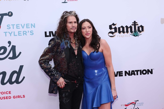 Aimee bertemu Steven pada 2012 ketika dia bekerja sebagai asisten pribadi sang musisi. Mereka dikabarkan mulai berkencan pada 2014. Foto: Getty Images/Elyse Jankowski