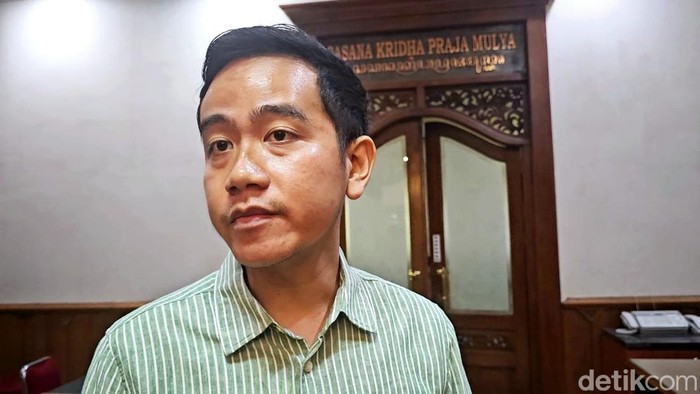 Wali Kota Solo yang juga Cawapres nomor urut 02, Gibran Rakabuming Raka, saat ditemui di Balai Kota Solo, Selasa (6/2/2024).