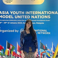 Lahir pada tahun 2008, saat ini Almira sudah berusia 15 tahun. Tubuhnya yang tinggi dan langsing membuat beberapa netizen berharap agar cucu SBY itu menjadi seorang model. Foto: Instagram/@annisayudhoyono