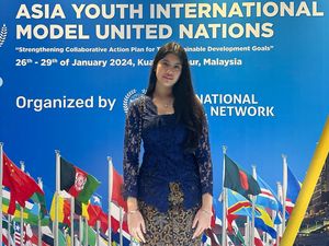8 Foto Putri AHY dan Annisa Pohan Ikut Model United Nations, Cantik Berkebaya