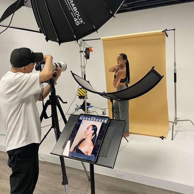 Selain sebagai pekerja konstruksi, Amanda Duong juga sering berpose sebagai model. Di akun Instagram, ia kerap memamerkan OOTD cantik hingga pose berbikini. Amanda pun tampak banyak menikmati hobinya liburan hingga olahraga. Foto: Instagram