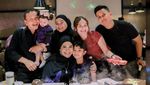 Momen Ayu Ting Ting Minum Kopi Pertamina hingga Cicip Food Truck