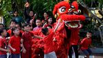 Barongsai dan Barong Bali Nari Bareng Hibur Anak-anak Sekolah