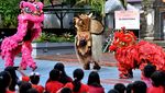 Barongsai dan Barong Bali Nari Bareng Hibur Anak-anak Sekolah