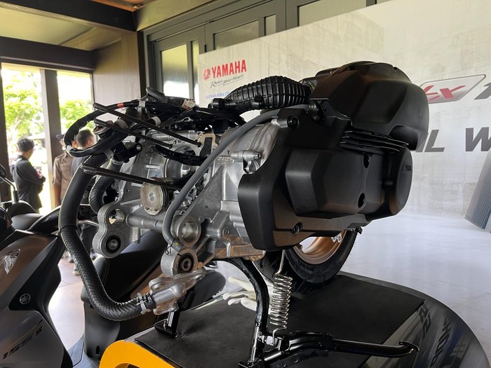 Bedah mesin Yamaha Lexi LX 155